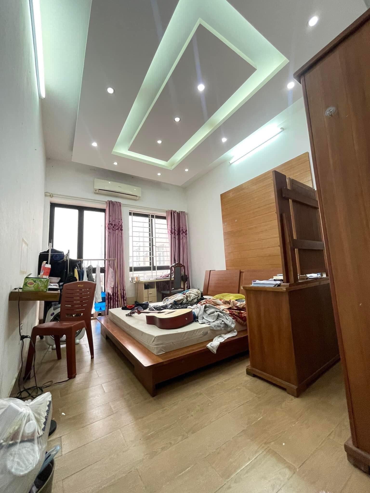 Bán nhà Phạm Ngọc Thạch 50m2, 4 tầng, MT 4m, Lô Góc Kinh Doanh, Gara 7 chỗ, giá 8,x tỷ.