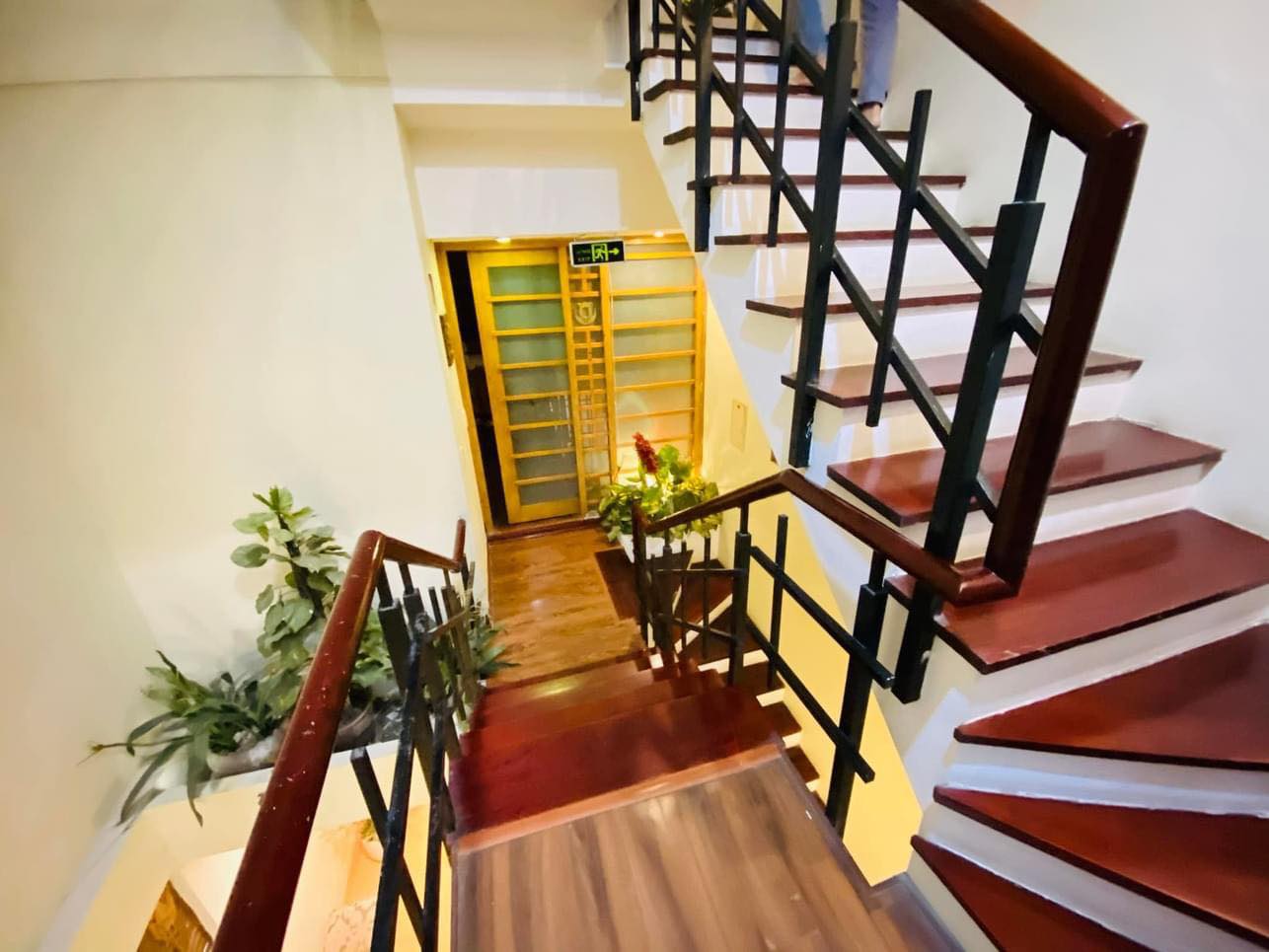 BÁN NHÀ MẶT PHỐ THÁI PHIÊN , QUẬN HAI BÀ TRƯNG, DIỆN TÍCH 250M, MẶT TIỀN 8M, 7 TẦNG, GIÁ CHỈ 80TỶ.
