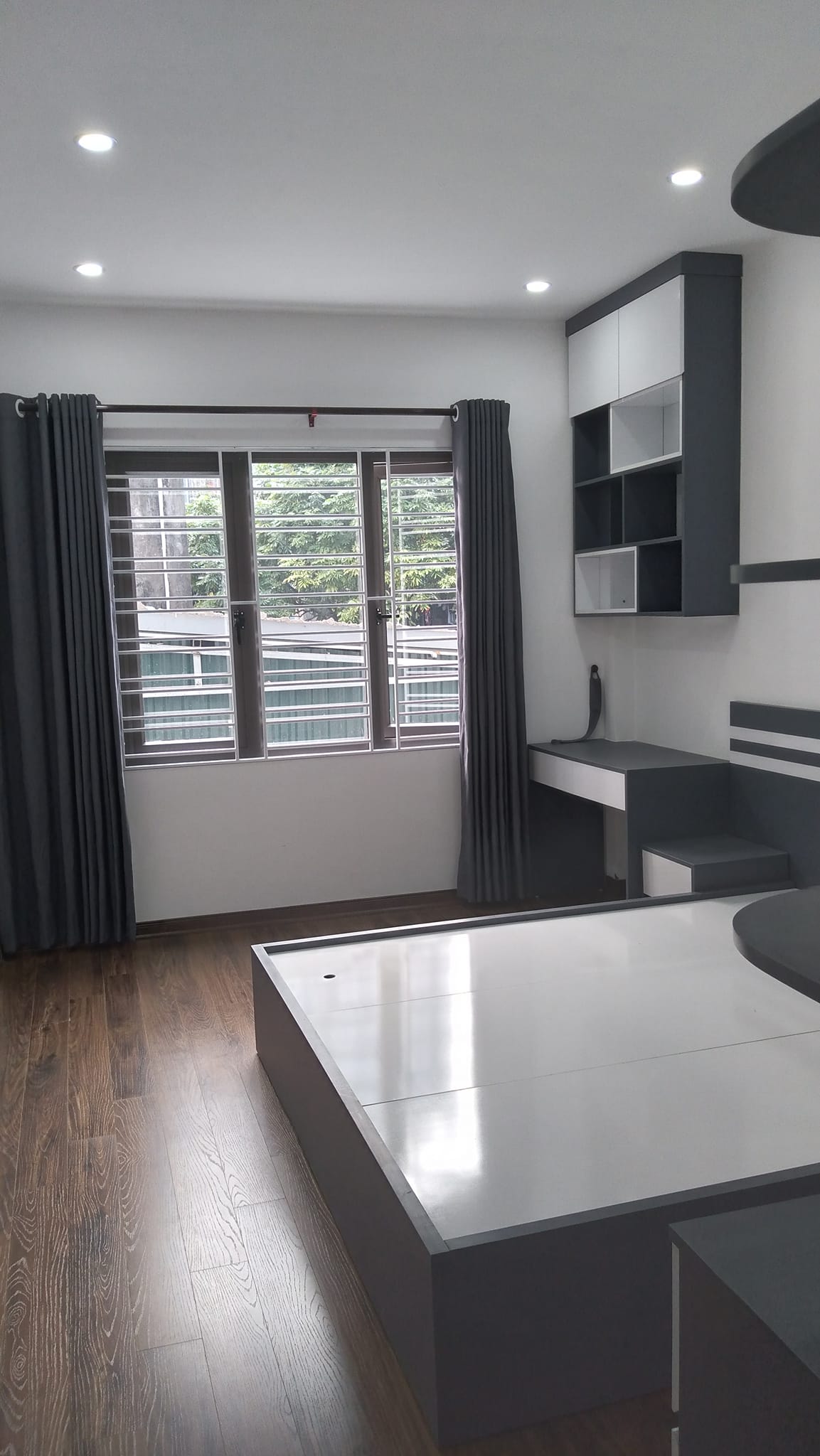 BÁN NHÀ DIỆN TÍCH KHỦNG 58M x 5 TẦNG MỚI TINH ĐẸP LUNG LINH - NỘI THẤT ĐẦY ĐỦ.