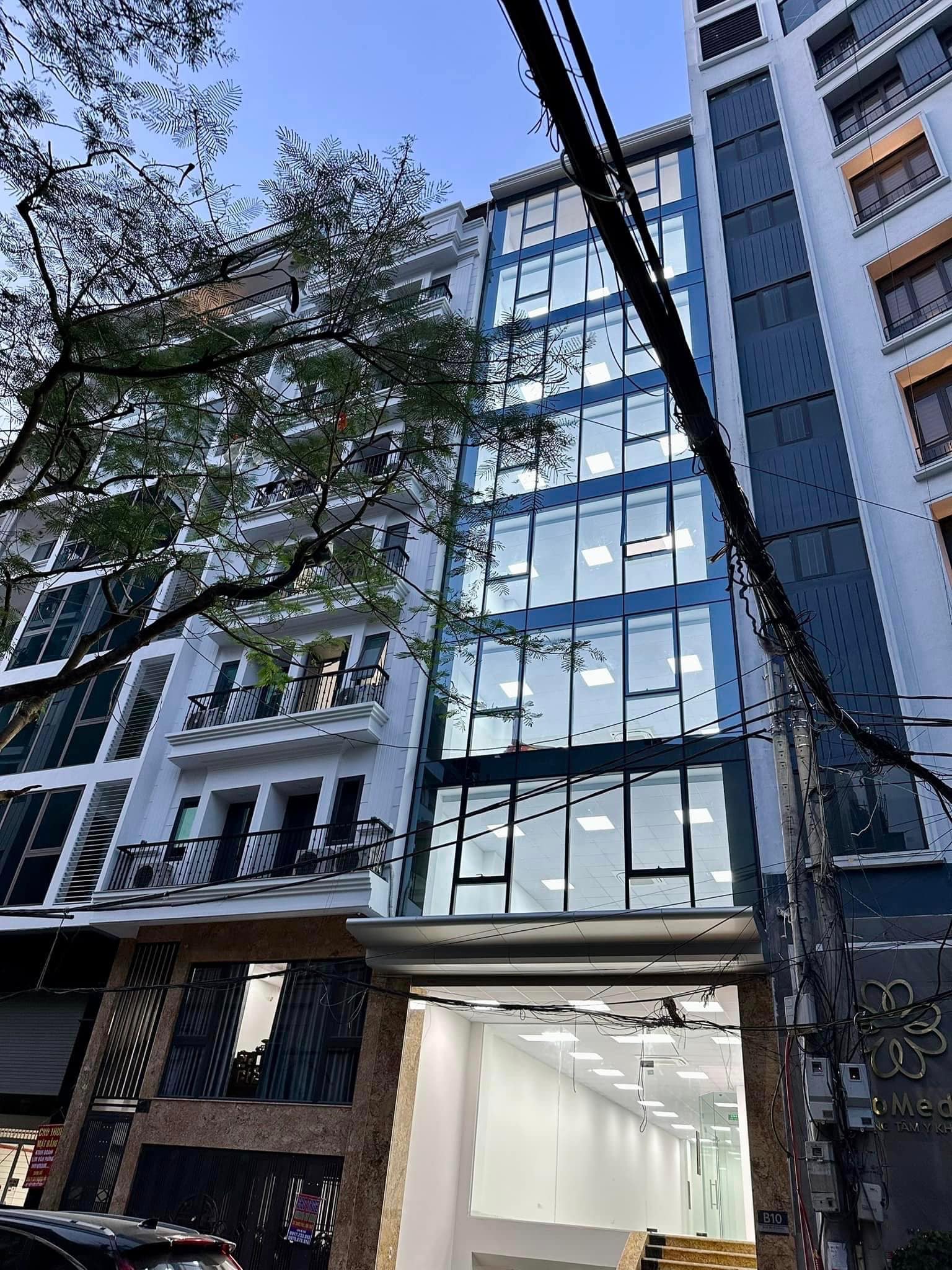 Tòa VP Khu Đấu Gía Yên Xá 130M2 10 Tầng MT 6M Dòng Tiền 90tr/th- 31 Tỷ