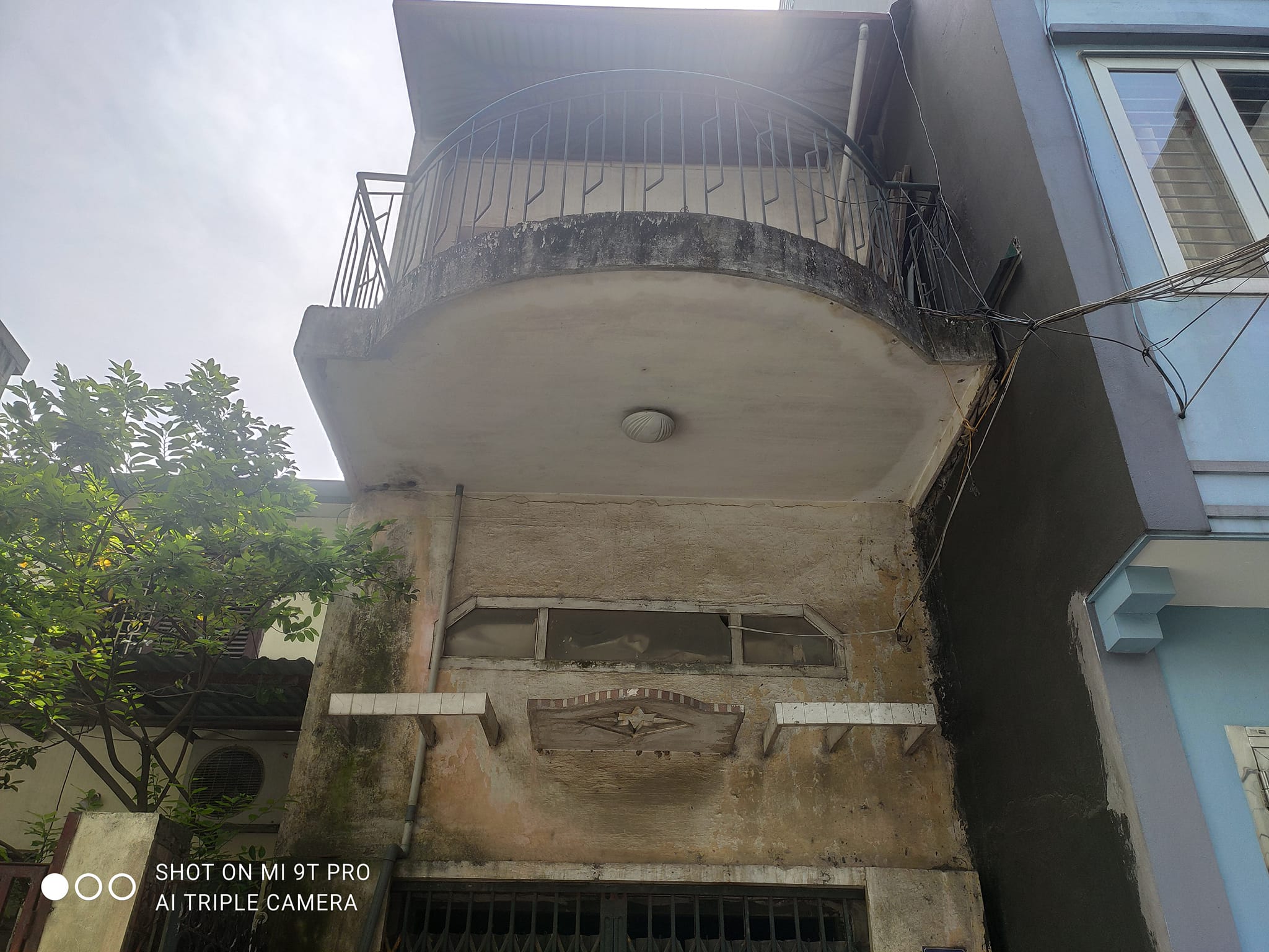 Bán đất Vĩnh Hưng, Hoàng Mai, tặng nhà 2 tầng, phân lô ô tô vòng quanh 42 m2, 5 tỷ 400.