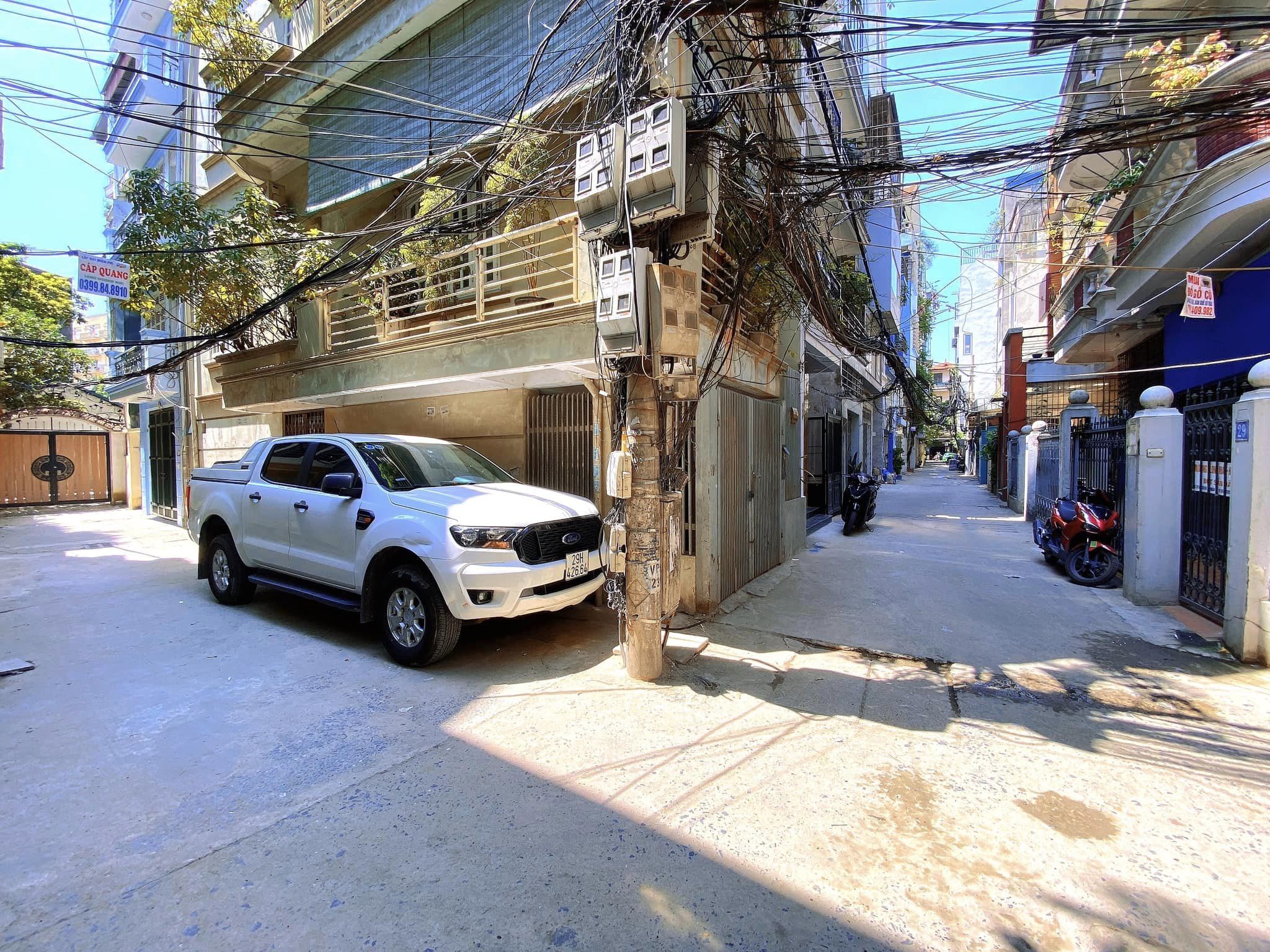 Bán nhà 4 tầng P.Lô Ô TÔ TRÁNH Vĩnh Phúc diện tích 92 m2, mặt tiền 7 m, giá 12,5 tỷ.