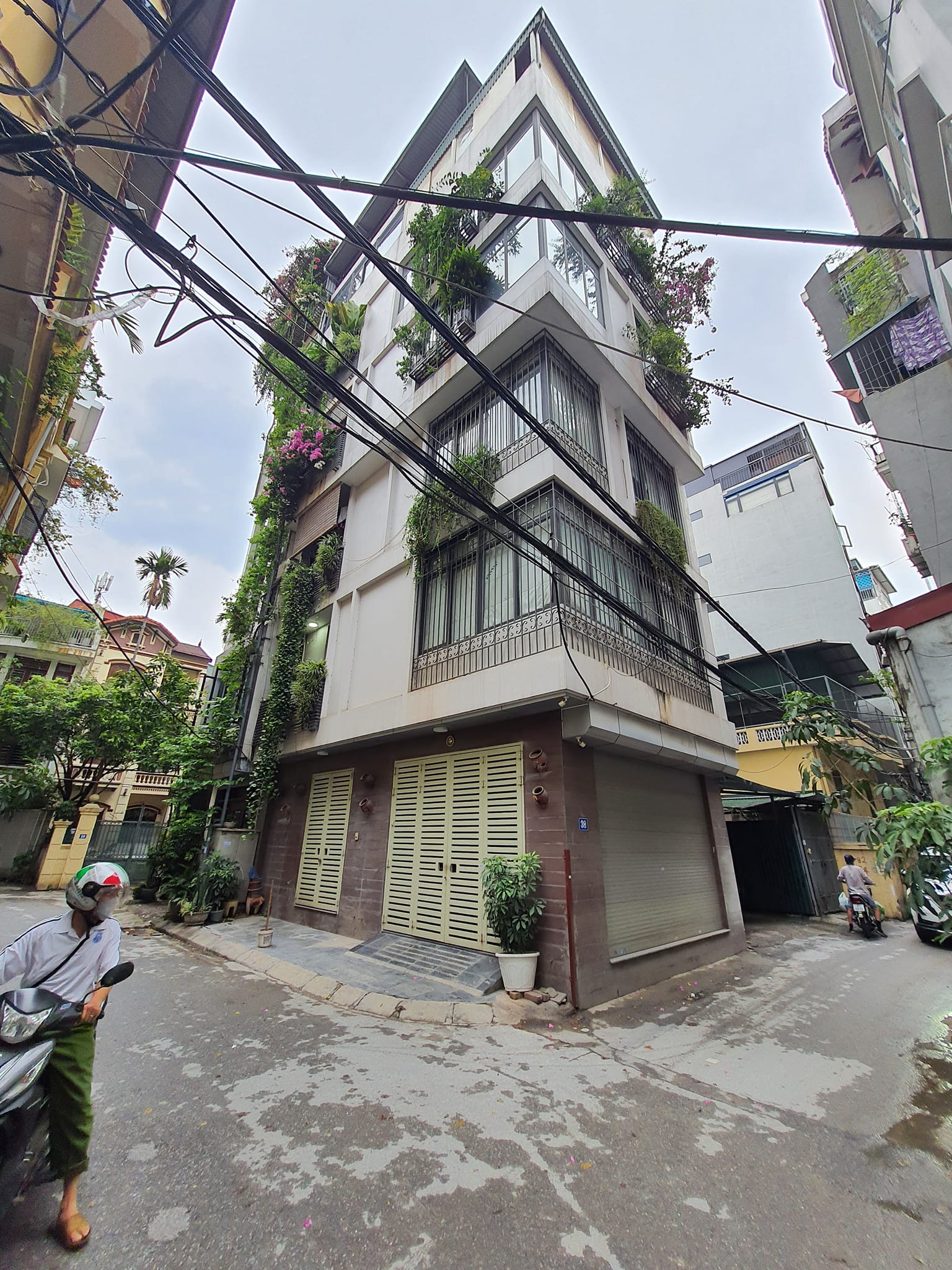 Bán nhà đẹp Hồ Ba Mẫu 50m2, 6 tầng, Mt 12m2, lô góc – ô tô tránh – kinh doanh giá 14,x tỷ.