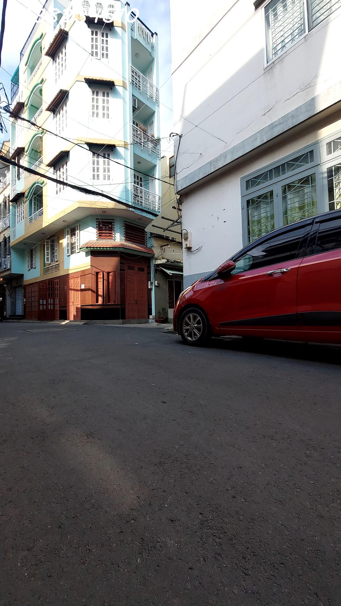 Bán gấp lô góc Huỳnh Văn Bánh, Phú Nhuận, 5 tầng, giảm 10,5 tỉ còn 9,7 tỉ.