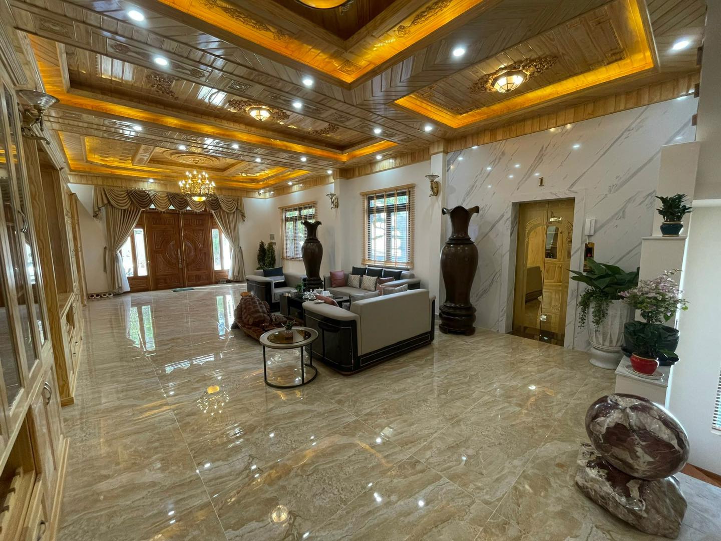 Bán biệt thự KQH An Sơn Đà Lạt thiết kế phong cách tân cổ điển.