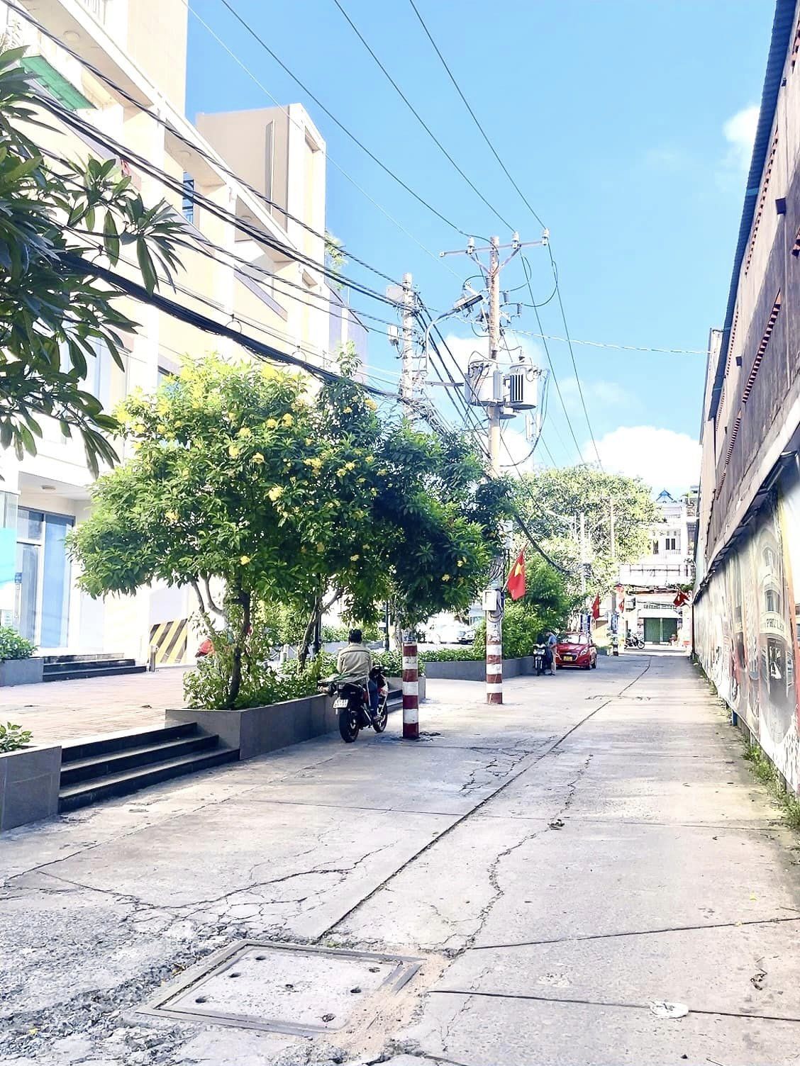 NHÀ ĐẸP Q6 - HXH - SỔ NỞ HẬU - TẶNG NỘI THẤT