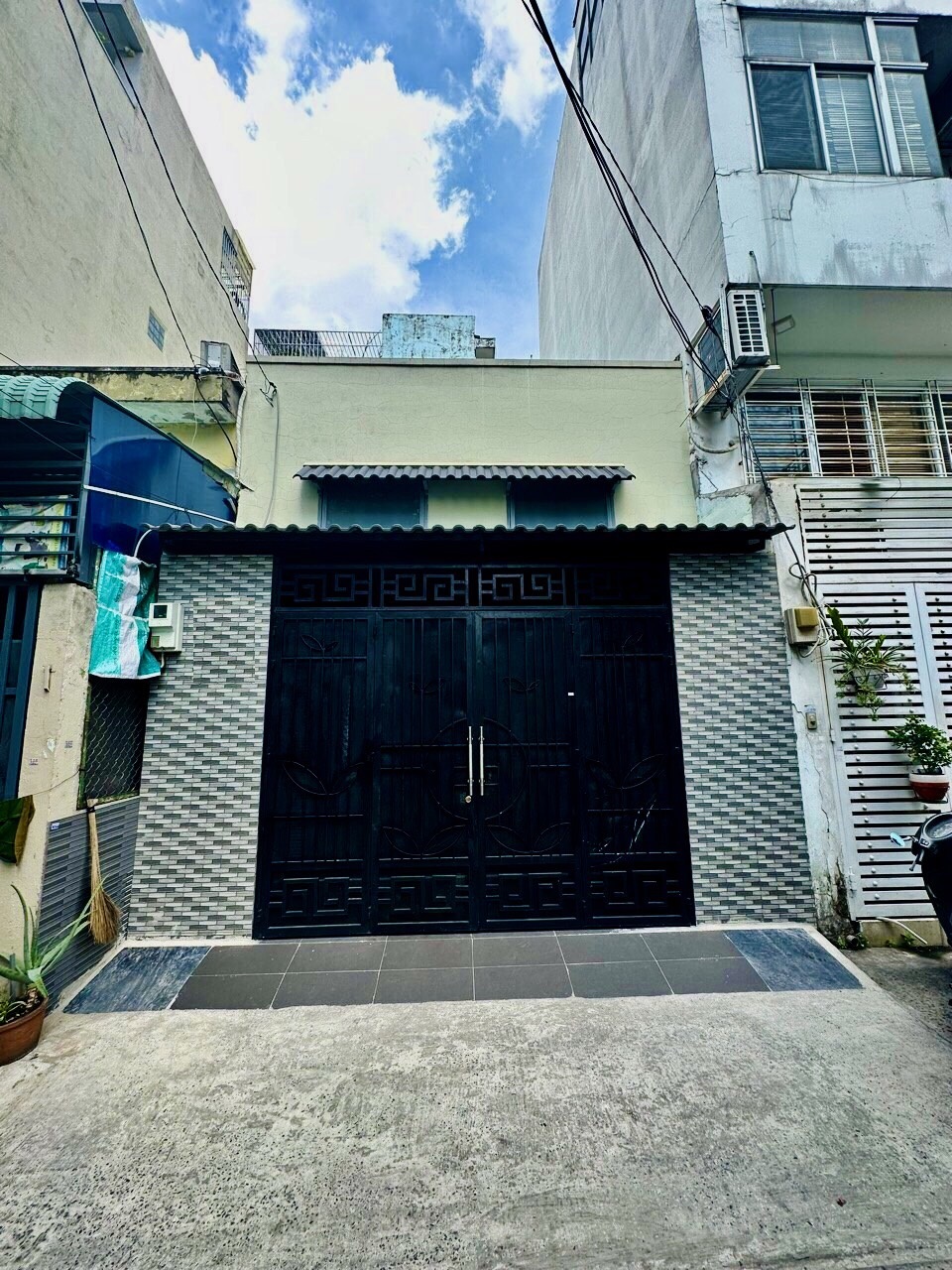 Bán nhà hẻm xe hơi đường Lê Đình Thám,DT:5x10m cấp 4 gác lửng giá 4.2 tỷ.