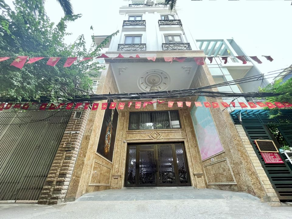 Tòa CHDV Liễu Giai Ô TÔ Đỗ Cửa-115M2 7 Tầng MT 6.5M–DT 140Tr/th 38 Tỷ - 2 Thoáng.