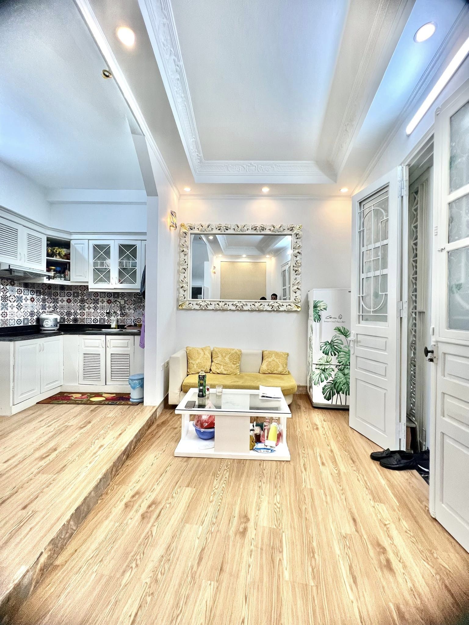 BÁN GẤP LÒ ĐÚC, THOÁNG TRƯỚC SAU, 4 NGỦ, SÁT PHỐ 40m x 4T, NHỈNH 4 TỶ.