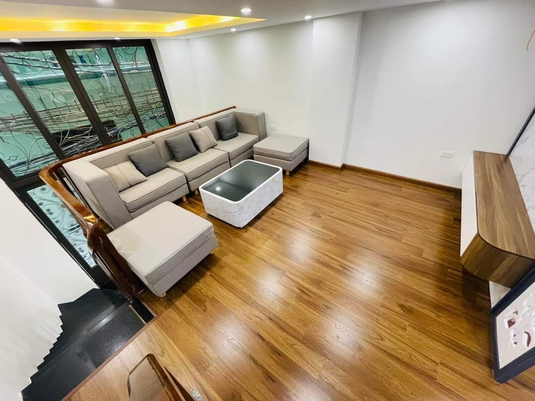 Bán nhà 6,5T Vương Thừa vũ cách phố 20m Thang máy.