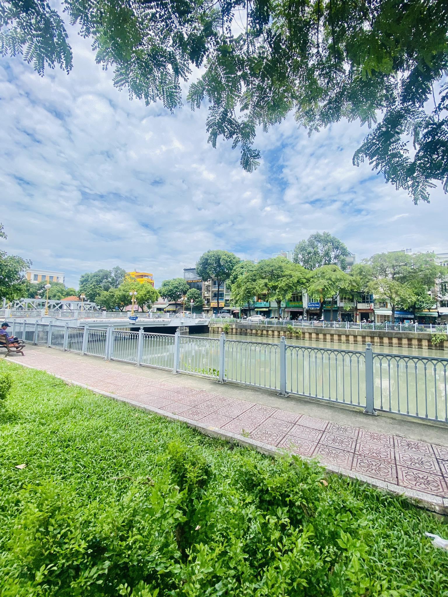 NHÀ MẶT TIỀN GIÁ NHƯ HẺM-MT HOÀNG SA QUẬN 3- 180M- 5 TẦNG - CHỈ 25 TỶ NHỈNH.