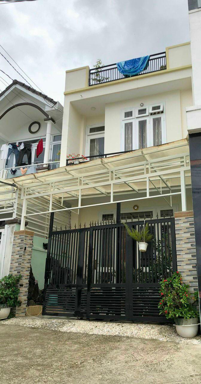 Bán nhà Nguyễn Trung Trực Phường 4 Đà Lạt đường ô tô vào tận nơi.