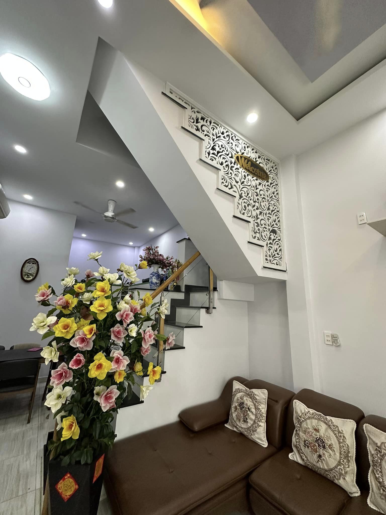 QUẬN 6 - NHÀ MỚI Ở NGAY - 3 TẦNG- GẦN MẶT TIỀN.