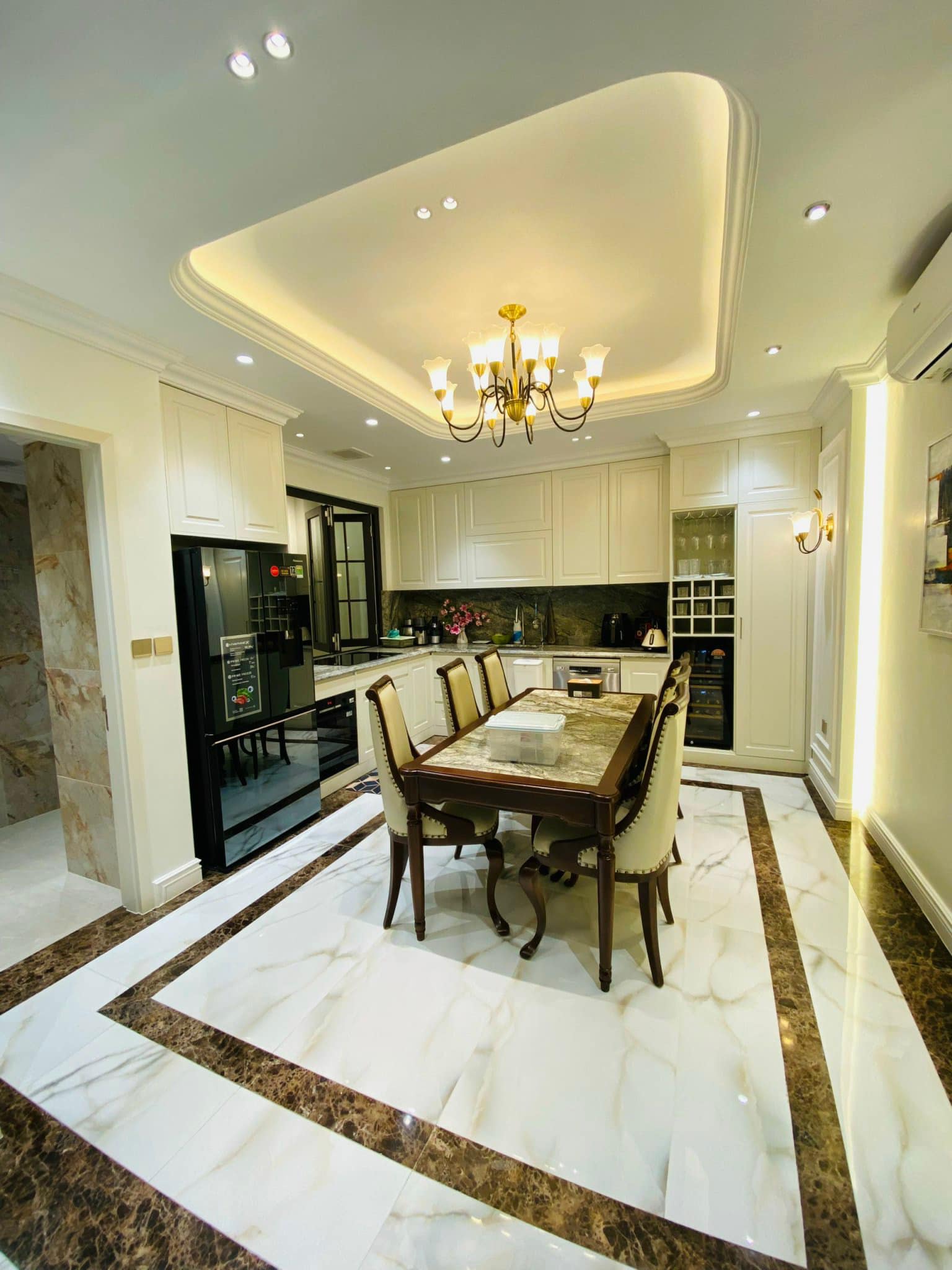 Bán nhà 6 tầng mặt phố Xuân La, Tây Hồ, để lại toàn bộ nội thất, 128m, Mặt Tiền 5.4m, 56.5 tỷ..