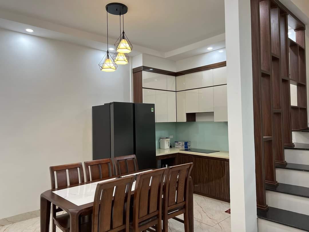 Bán nhà Mới Ngõ Quỳnh Ô TÔ đỗ cổng, Kinh Doanh DT 40m2x4 tầng chỉ 6 tỷ 5..