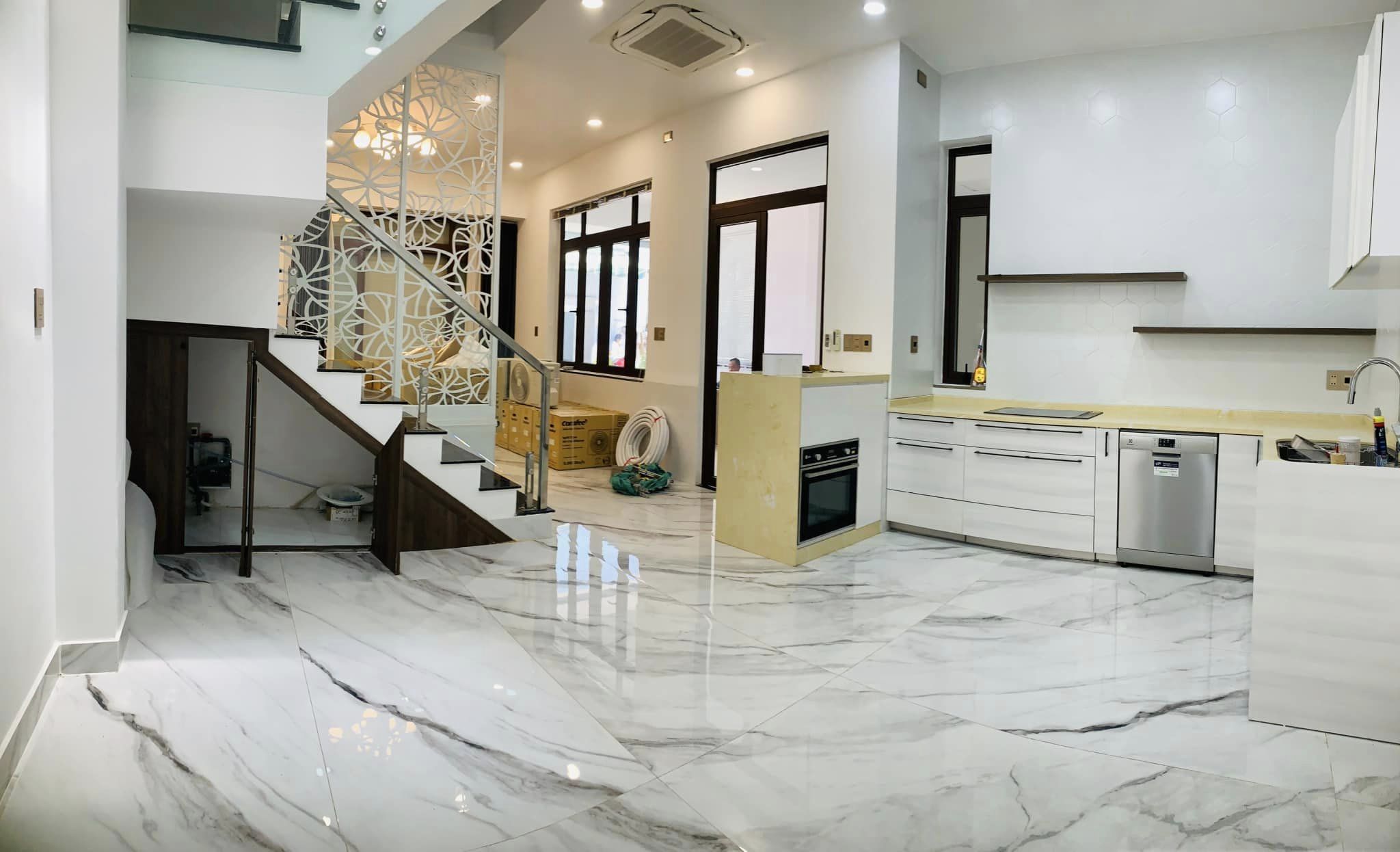 BÁN NHÀ HXH Trịnh Đình Trọng, Tân Phú 4 tầng 80m2 (8x10). Nhà đẹp ở ngay. Giá chỉ 10,89 tỷ.