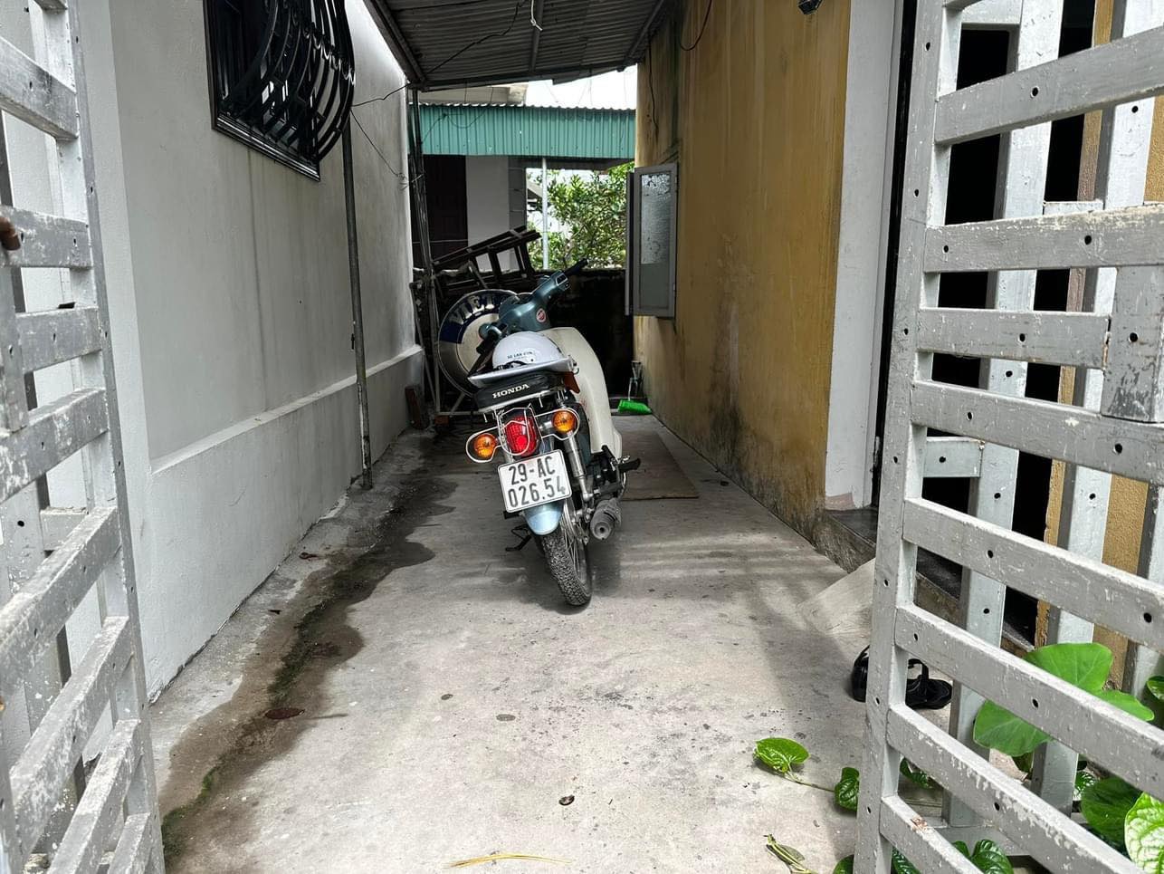 Bán nhà C4 37m2 tại Đông Dư, Gia Lâm giá 1.6 tỷ.