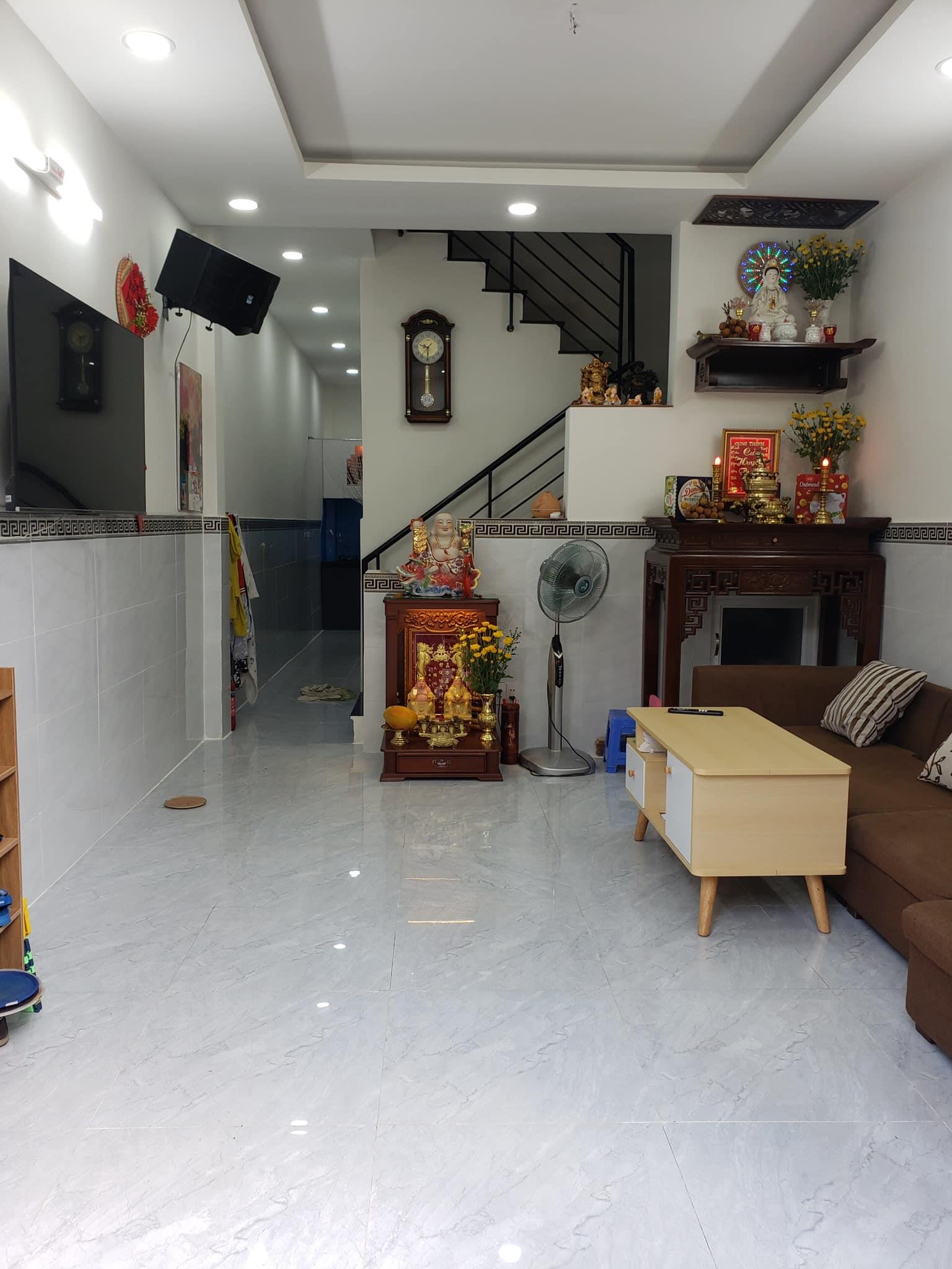 Nhà Đẹp 2T x 45m2 (3,7*12) 3PN2WC - Nhà Đẹp Ở NGay Nguyễn Duy Cung chỉ 3,9 tỷ.