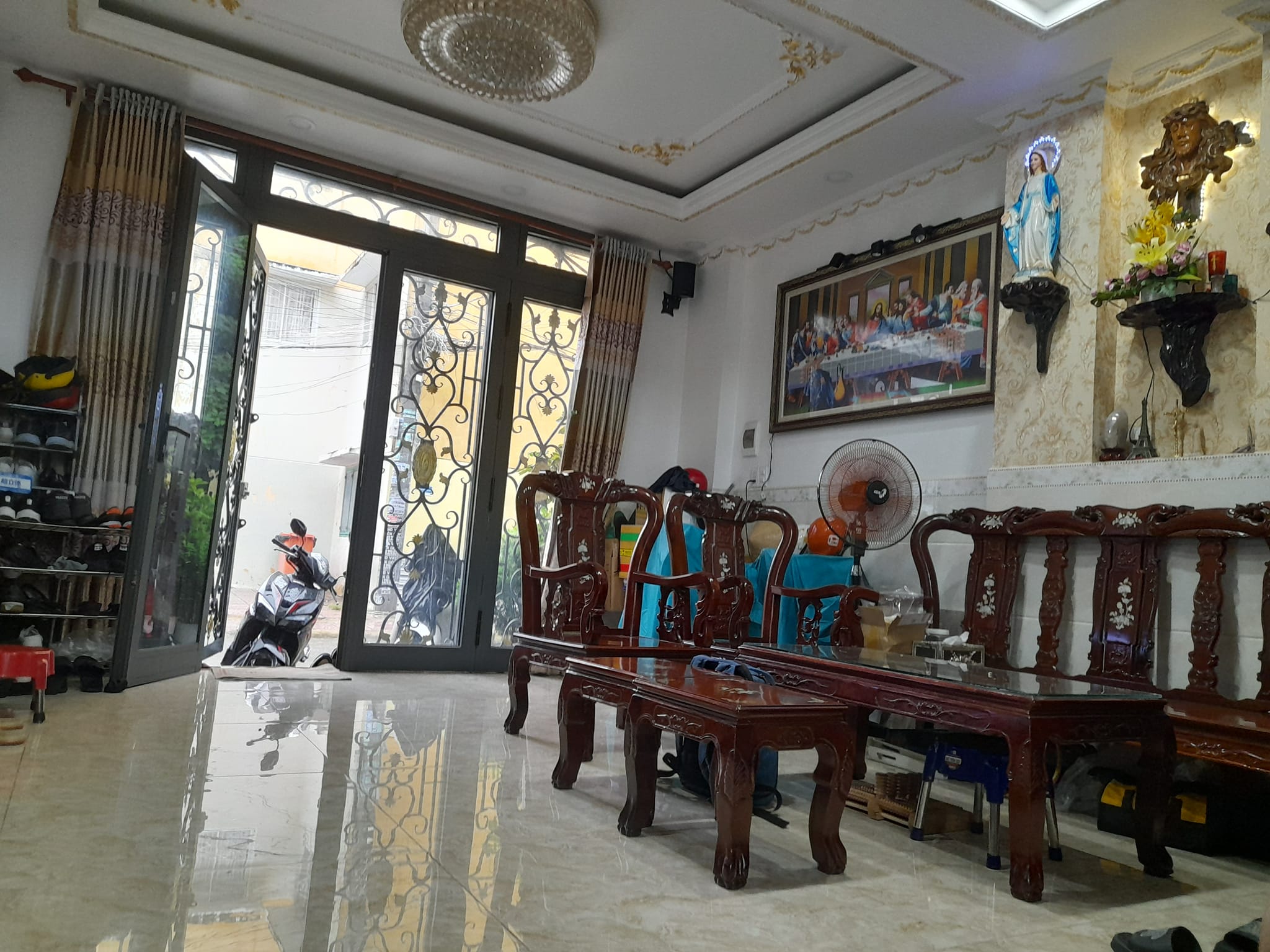 NHÀ ĐẸP - MẶT TIỀN - GẦN CẦU NHI THIÊN ĐƯỜNG - 4 TẦNG HIỆN ĐẠI - QUA CÁC QUẬN 6,5 ,1,3.