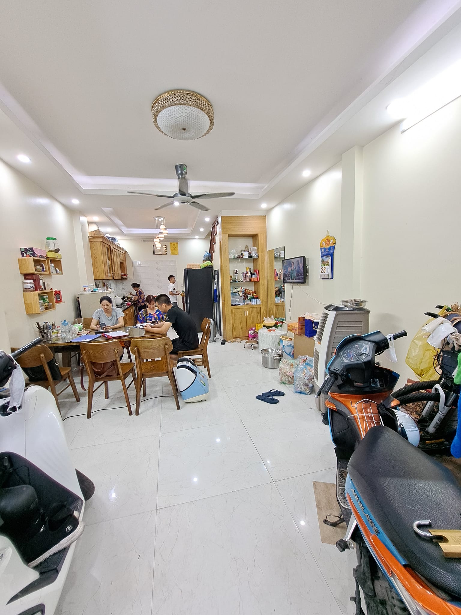 Bán nhà đẹp Phố Lương Thế Vinh, Thanh xuân, trước nhà sân rộng ôtô đỗ chục chiếc. KD – VP – Online