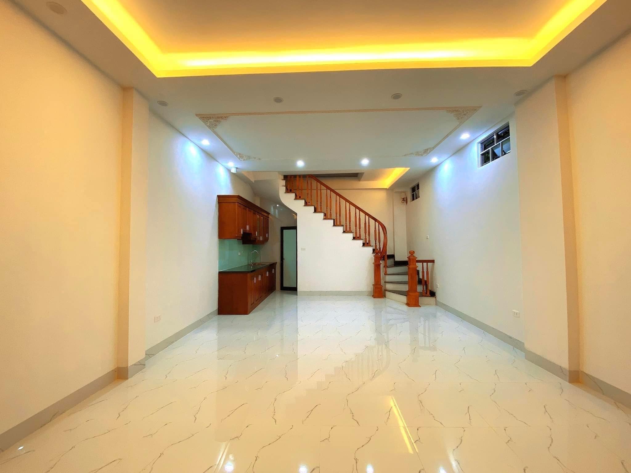 BÁN NHÀ MỚI HOÀNG HOA THÁM QUẬN BA ĐÌNH 6 TỶ 45m 5T MT 4.6m LÔ GÓC SÁT PHỐ RA Ô TÔ 10m