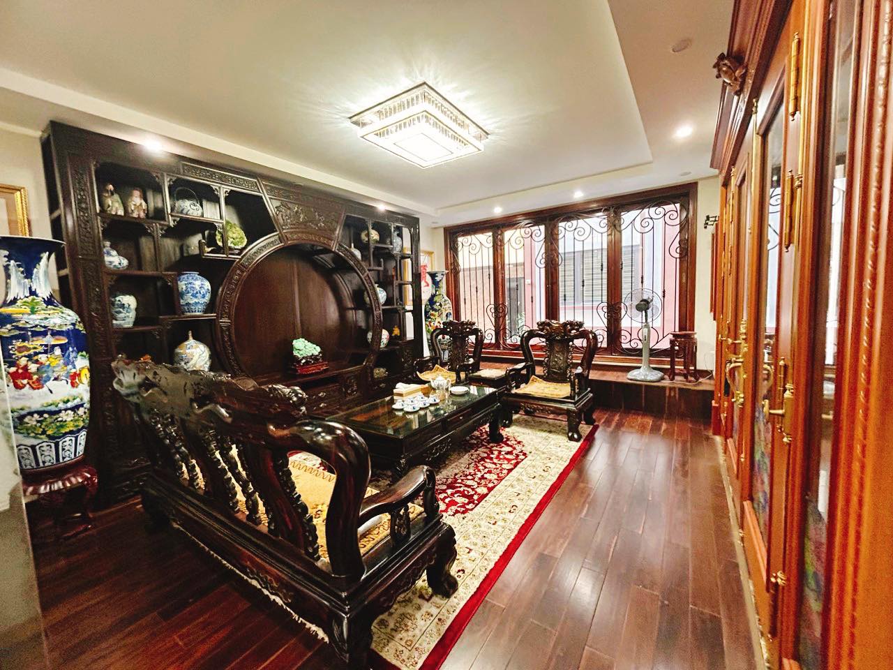 H36 - 603 Lạc long Quân MT 10M 140M2 5 Tầng 1 Hầm-32 Tỷ ÔTÔ Tránh Đỗ Thang Máy.