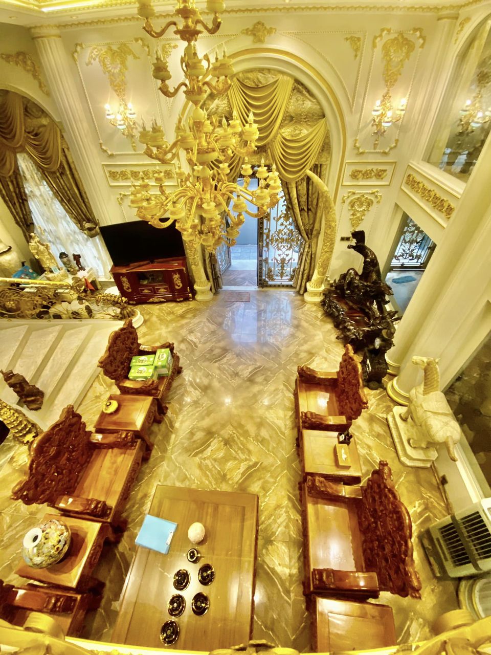 124m2