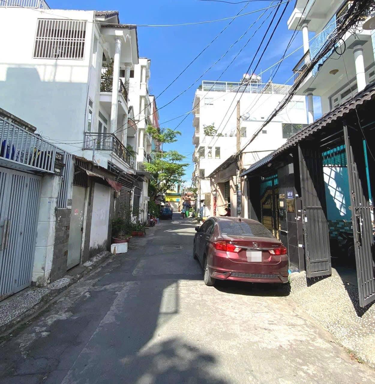 NHÀ NGỘP GIẢM MẠNH 2,8 TỶ _ SỞ HỮU NGAY NHÀ KHU VỰC TÂN SƠN _ ĐỐI DIỆN SÂN GOLF_ DT 80M2 _ GIÁ CHƯA TỚI 7 TỶ..