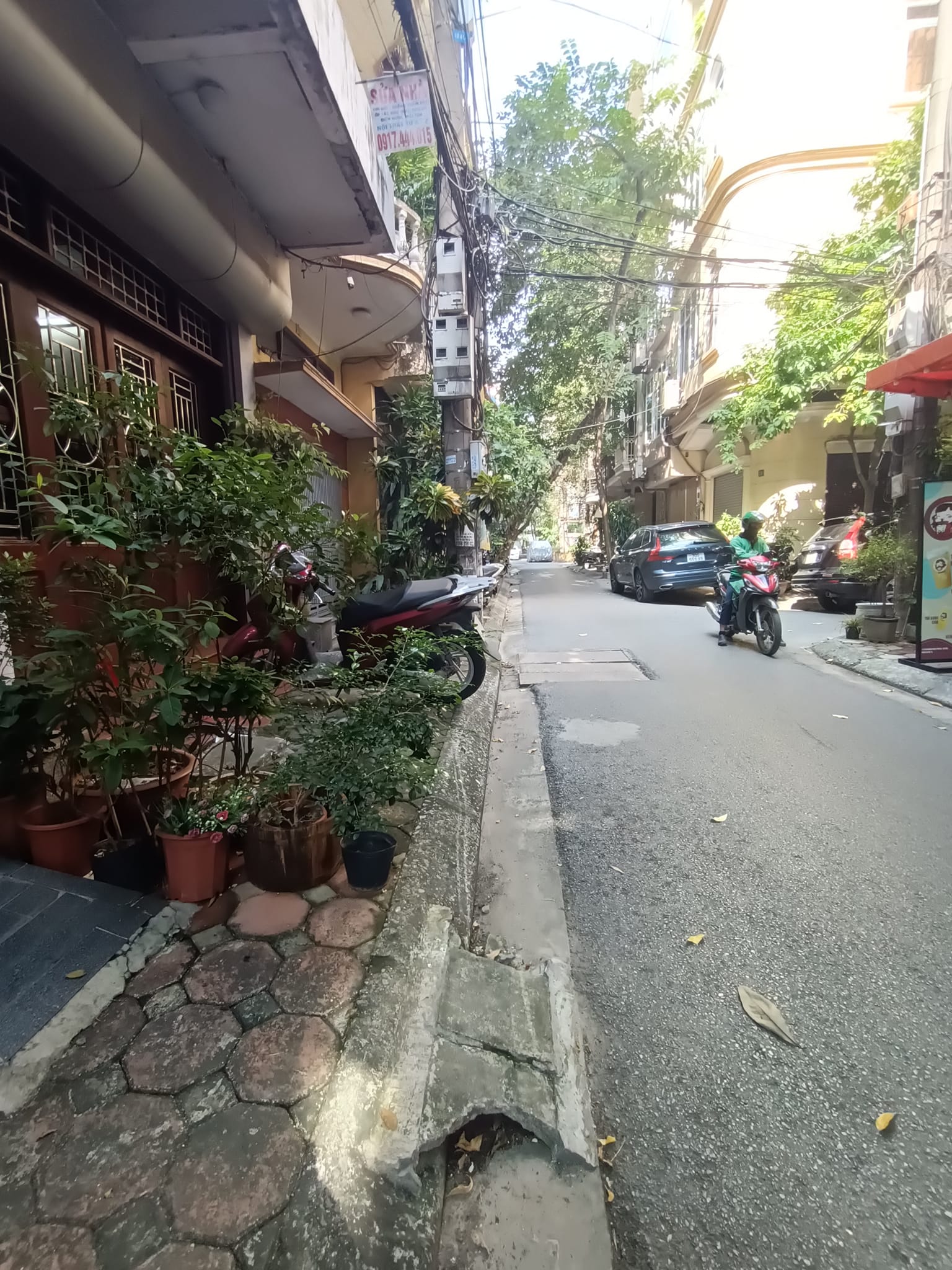 Phân Lô Nguyên Hồng 45M2 5 Tầng MT3.5M 12.5 Tỷ - 2 Mặt Thoáng Vỉa Hè KD.