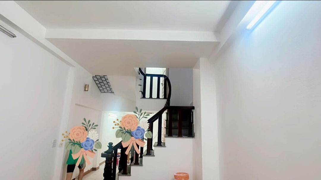 Bán nhà mặt ngõ kinh doanh, gara ô tô, gần phố, Việt Hưng, 42M, chỉ 5.5x tỷ