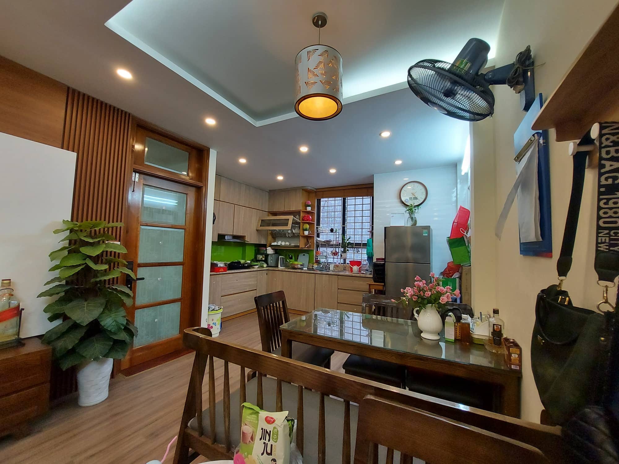 BÁN NHÀ THÁI THỊNH, Ô TÔ, LÔ GÓC, KINH DOANH, 40M2 5T MT4.8M, GIÁ 6.9 TỶ.