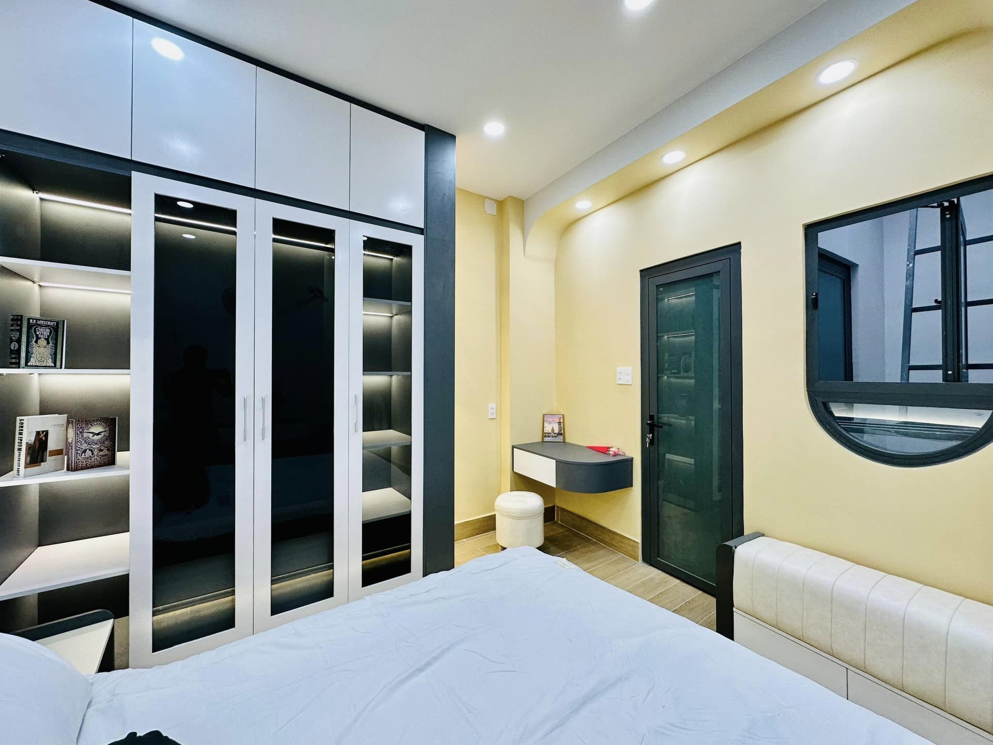 TẶNG NỘI THẤT CAO CẤP - 52M2 - KHU VỰC AN NINH-DÂN TRÍ CAO.