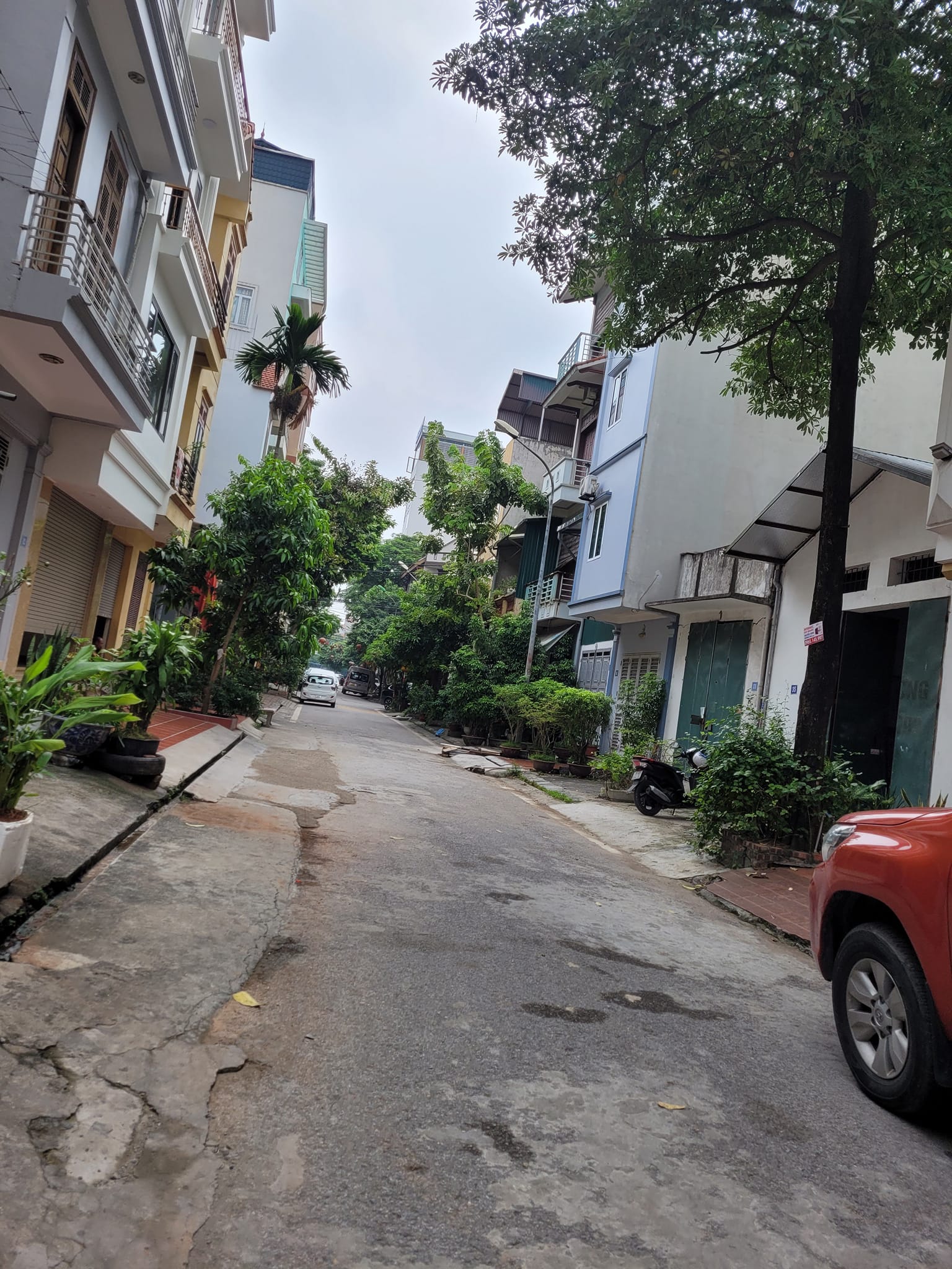 Bán đất Tam Trinh tặng nhà 5 tầng, phân lô ô tô đỗ cửa, vào nhà 87 m2, 13 tỷ 500.