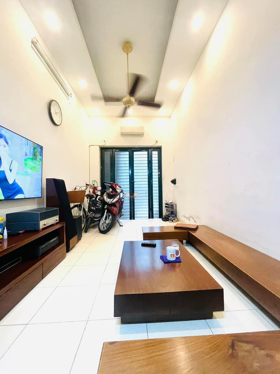 Phố Vĩnh Phúc, Ba Đình. DT 30m x 4 tầng x Giá 2.99 tỷ.