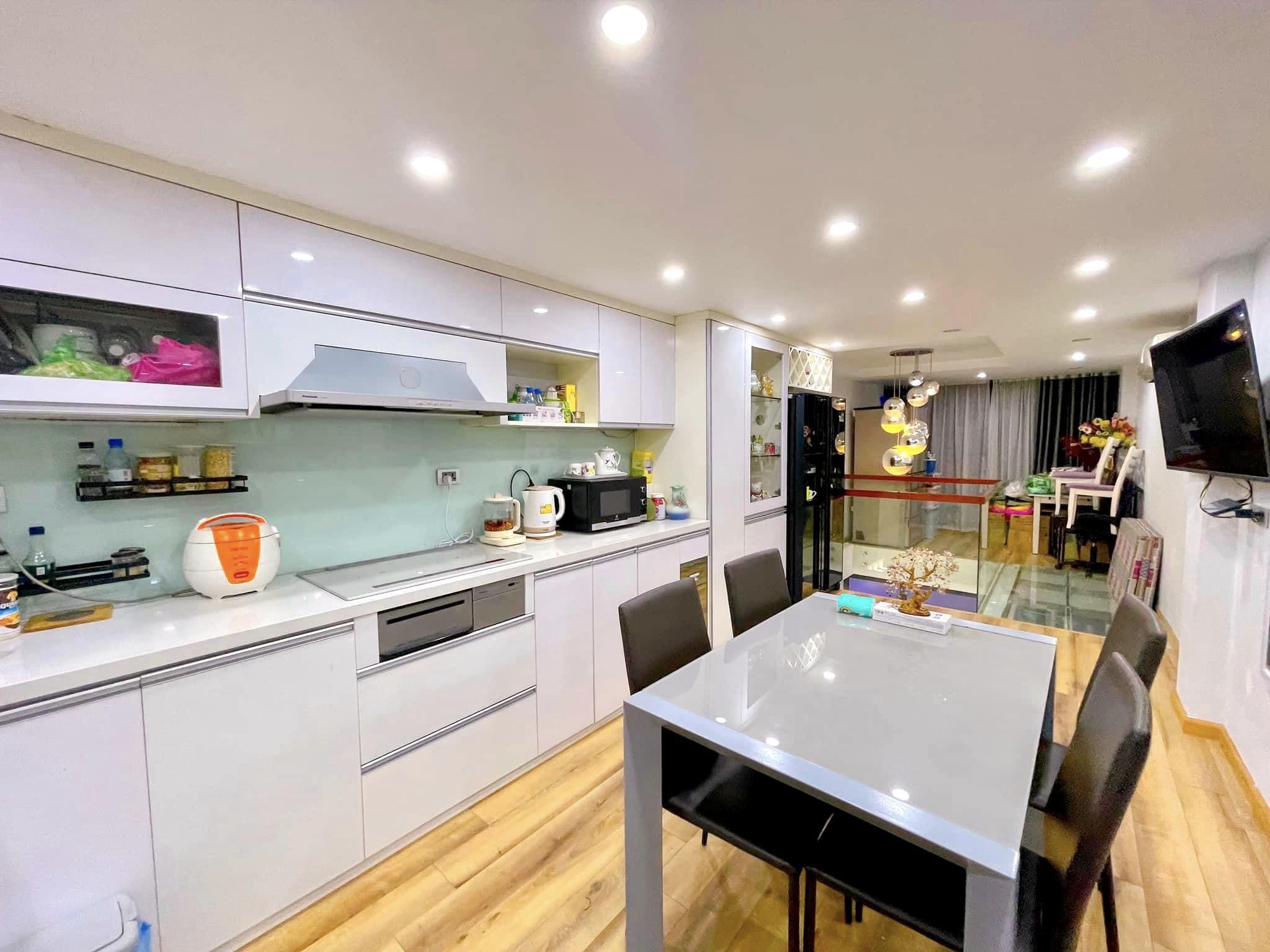 TRUNG TÂM QUẬN ,DƯƠNG QUẢNG HÀM , YÊN TĨNH AN NINH TỐT 4.95 TỶ.