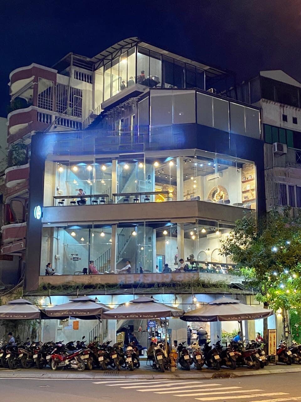 Cho Thuê Mặt Bằng Kinh Doanh Góc 2 Mặt Tiền Hai Bà Trưng, 10x12M, Tầng 2, Giá Chỉ 90tr.