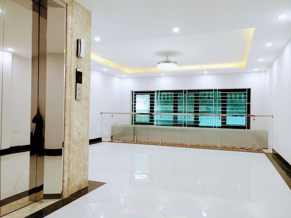 Bán nhà đẹp Nguyễn Ngọc Nại 50m2, 7 Tầng, Mt 5m, Ô tô vào nhà – Thang Máy giá 12,x tỷ.