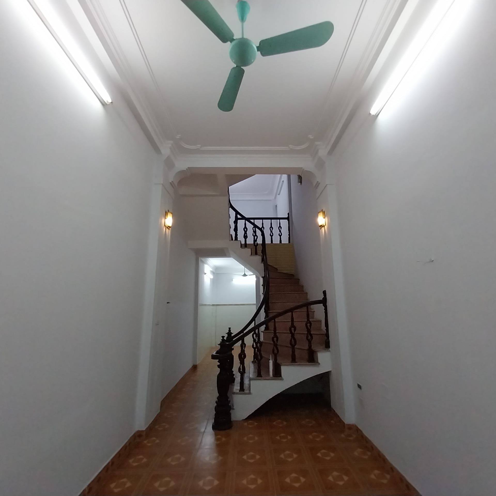 Siêu phẩm nhà ngõ 3 phố Tô Hiệu 30m2*3 tầng,ô tô tránh, phù hơp gia đình , giá 4 tỷ..