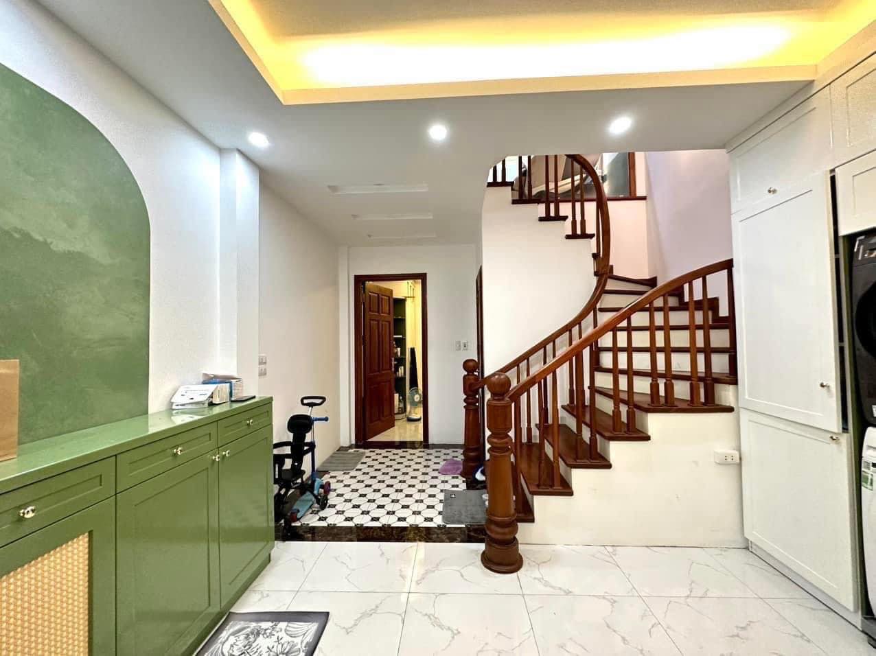 BÁN NHÀ XÃ ĐÀN, KINH DOANH, 20M RA PHỐ, 33M2 5 TẦNG, GIÁ 3.85 TỶ.