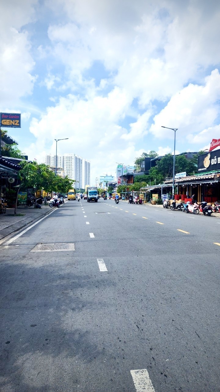 Bán Nhà Tô Hiệu, Tân Phú, Xe Hơi Đậu Tới Nhà, 4m x 10.5m, Giá Cực Tốt Chỉ 3.3 Tỷ