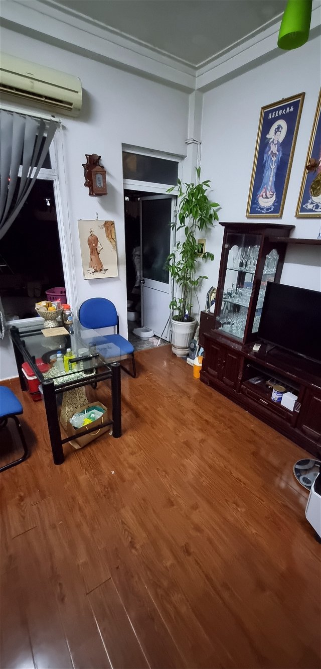 Có nhà bán gần Võng Thị, Tây Hồ DT gần 50m2 giá chỉ nhỉnh 7 tỷ.