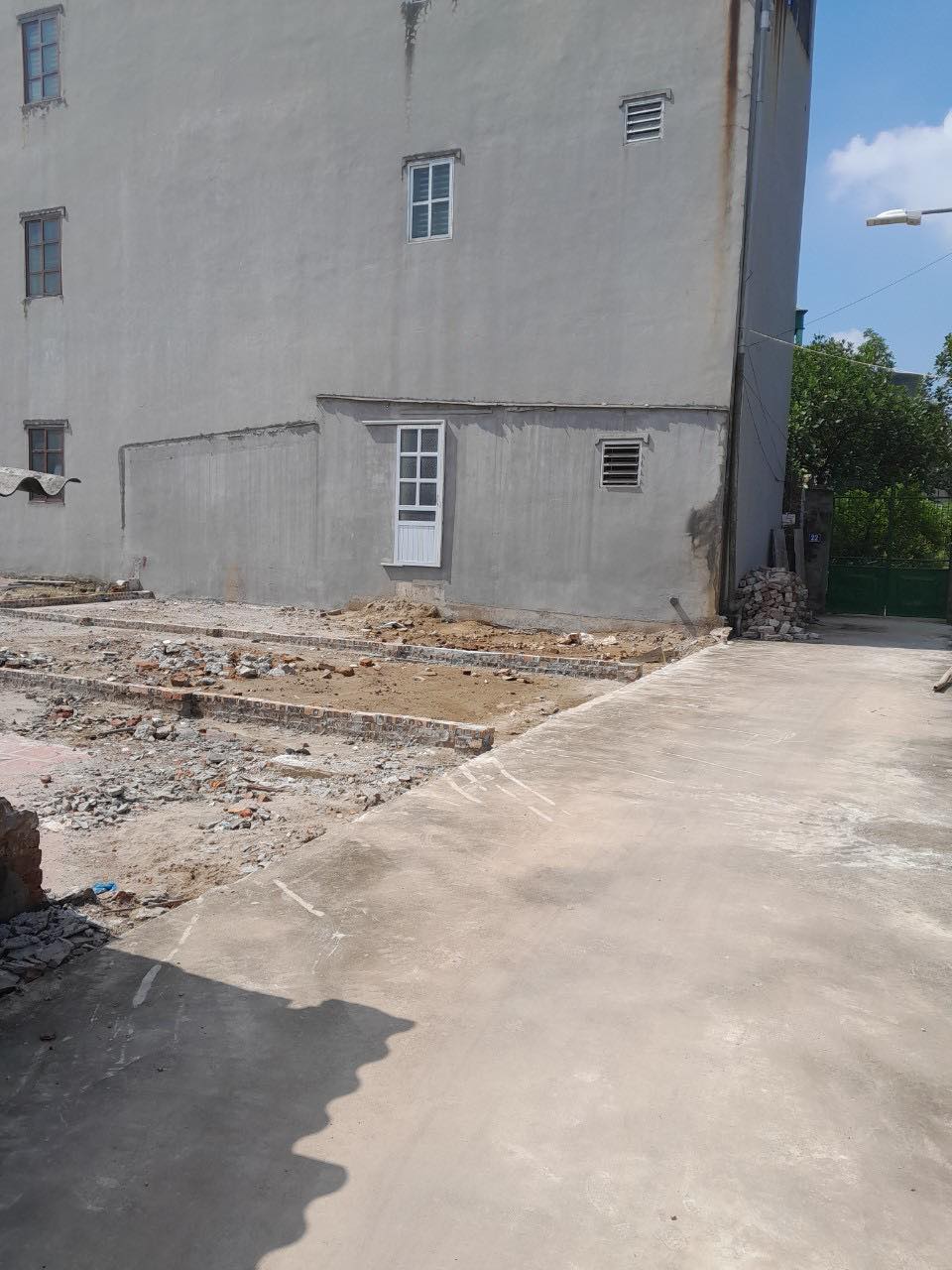 Bán 40m2 đất Kiêu Kỵ gần Vin đường oto giá 1.85 tỷ.