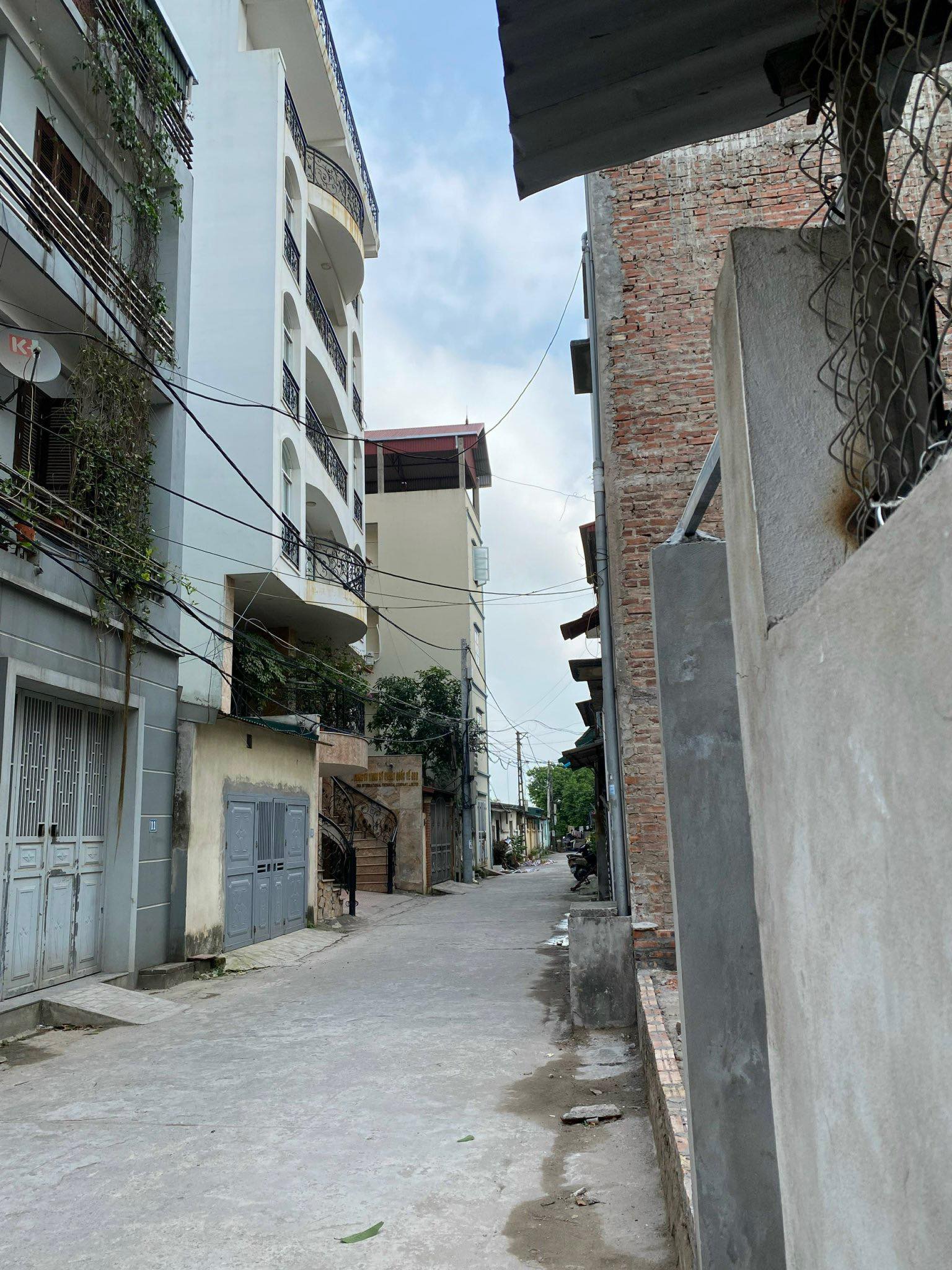 Bán 40m2 đất Trâu Quỳ đường 5m oto tránh giá 3 tỷ lẻ.