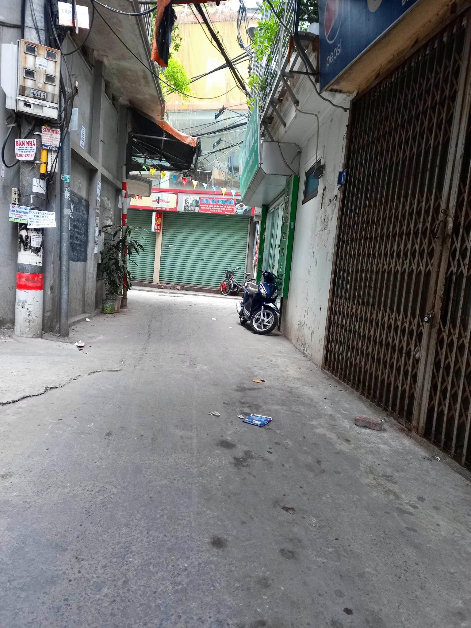 Bán đất Lĩnh Nam, Hoàng Mai, ngõ thông, ô tô qua nhà, gần trường, gần chợ 53 m2, 4 tỷ 200.