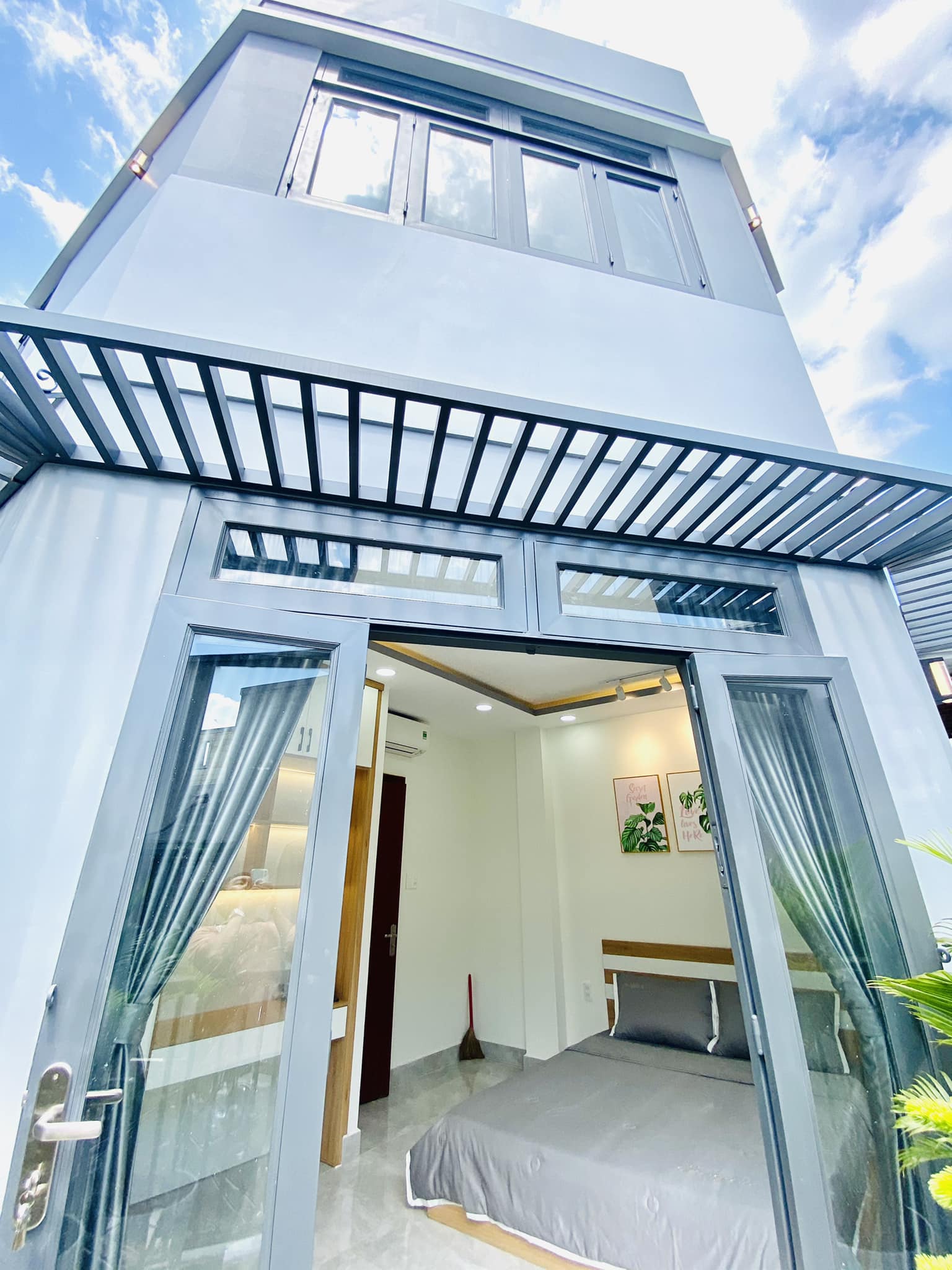 Bán Nhà Quang Trung Gò Vấp Căn Góc Mới Đẹp 3 Tầng Hẻm Thông giá 4 Tỷ x.