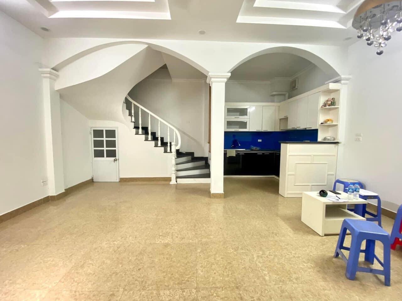 Cực hót! Tứ liên tây hồ.2 oto đỗ cửa.40m2, mặt 6,2m, giá 8 tỷ TL mạnh