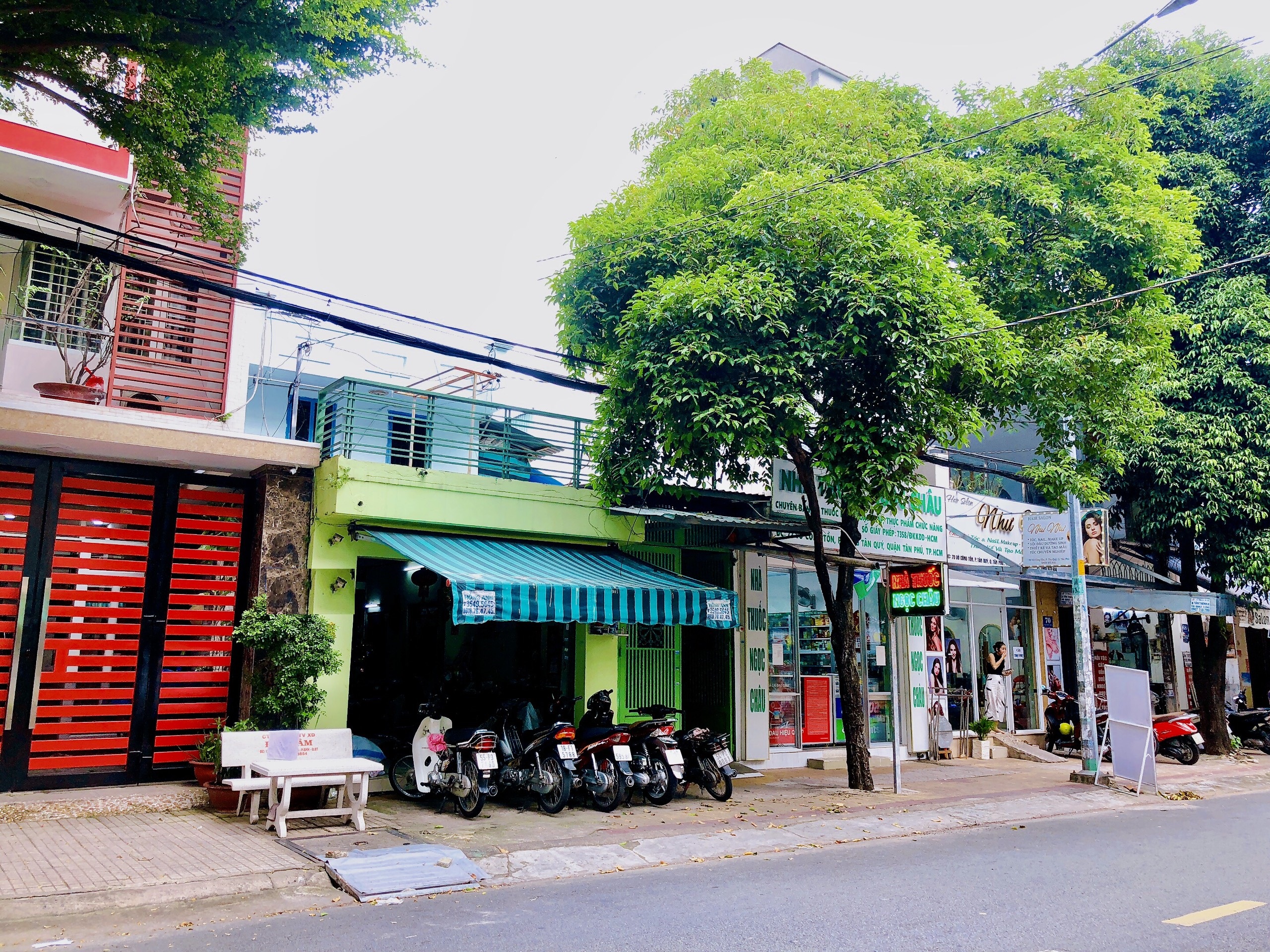 Bán nhà mặt tiền đường Võ Công Tồn,DT:5x27m nhà cấp 4 gần chợ Tân Hương. Giá 14 tỷ.