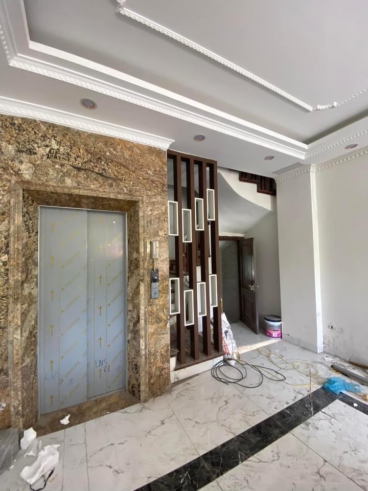 Bán nhà đẹp THANG MÁY Ở NGAY phố Phú Thượng – Tây Hồ. Diện tích 68m². Giá 9.5 tỷ.