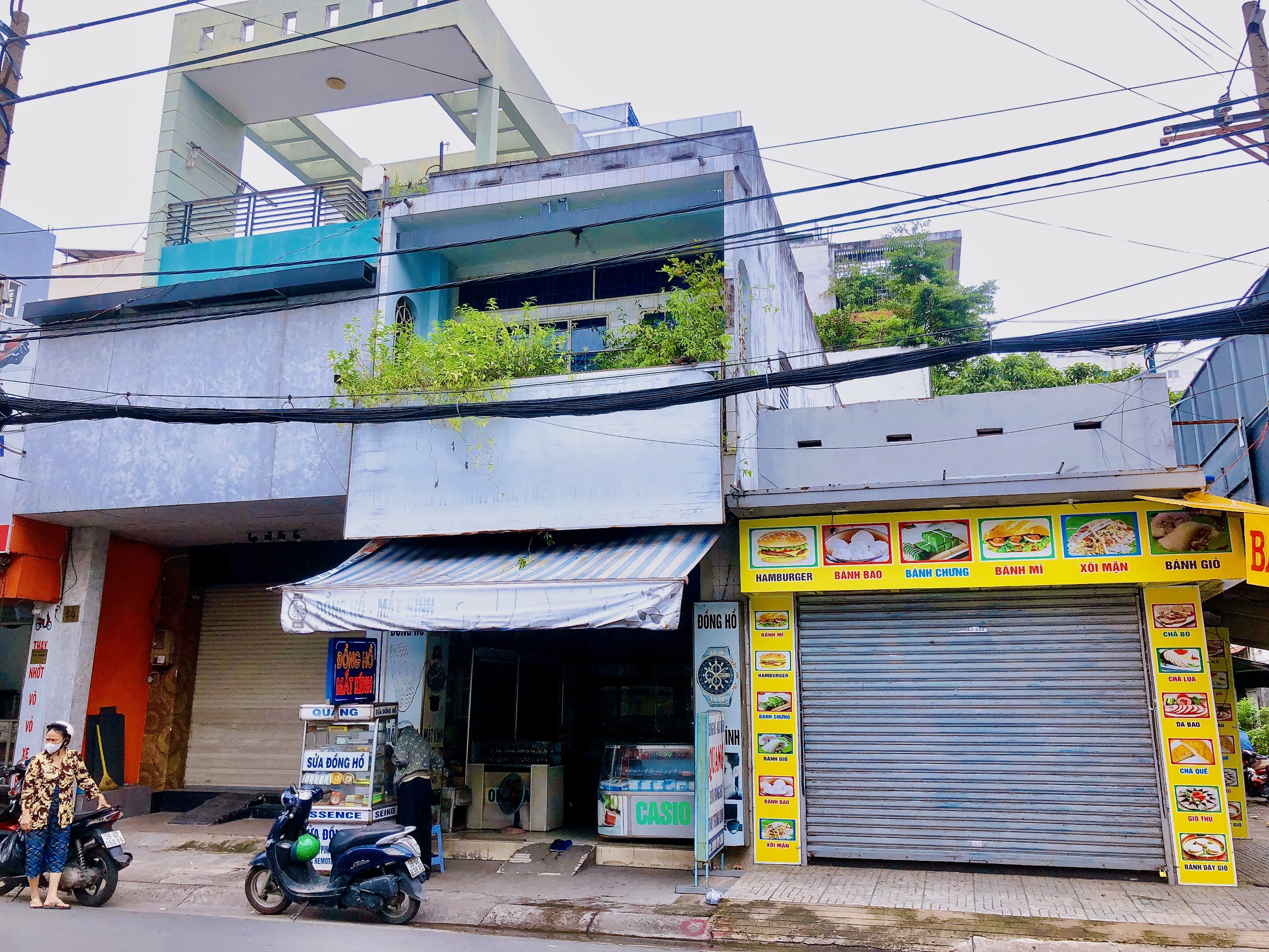 Bán nhà mặt tiền đường Văn Cao,DT:4.2x13m nở hậu 5.4m nhà cấp 4 giá 6.7 tỷ.