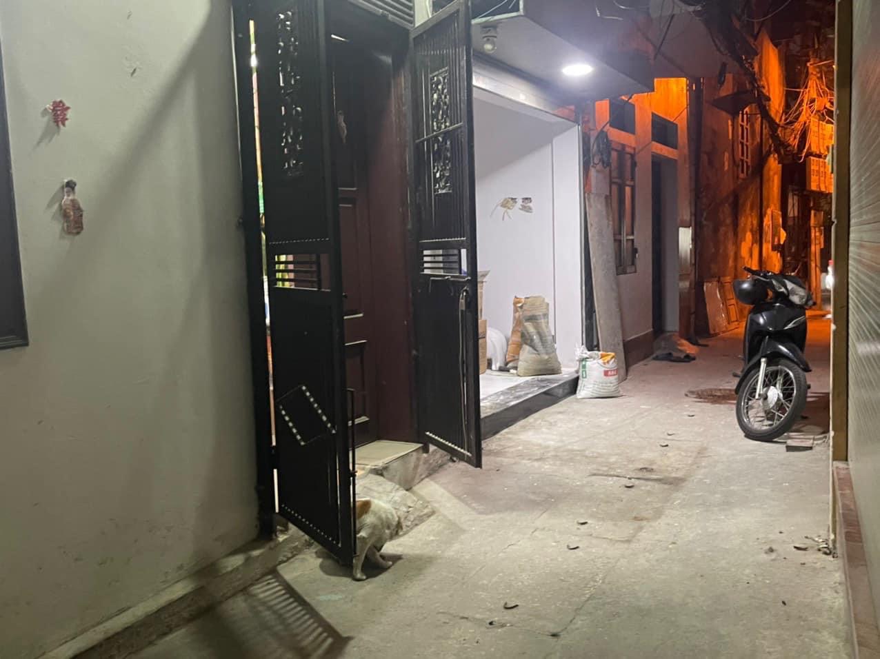 BÁN NHÀ NGÕ 651 MINH KHAI QUẬN HAI BÀ TRƯNG - 30M 3 TẦNG MT 5.7M - NHỈNH 3 TỶ NGÕ RỘNG BA GÁC TRÁNH 10M RA MẶT PHỐ